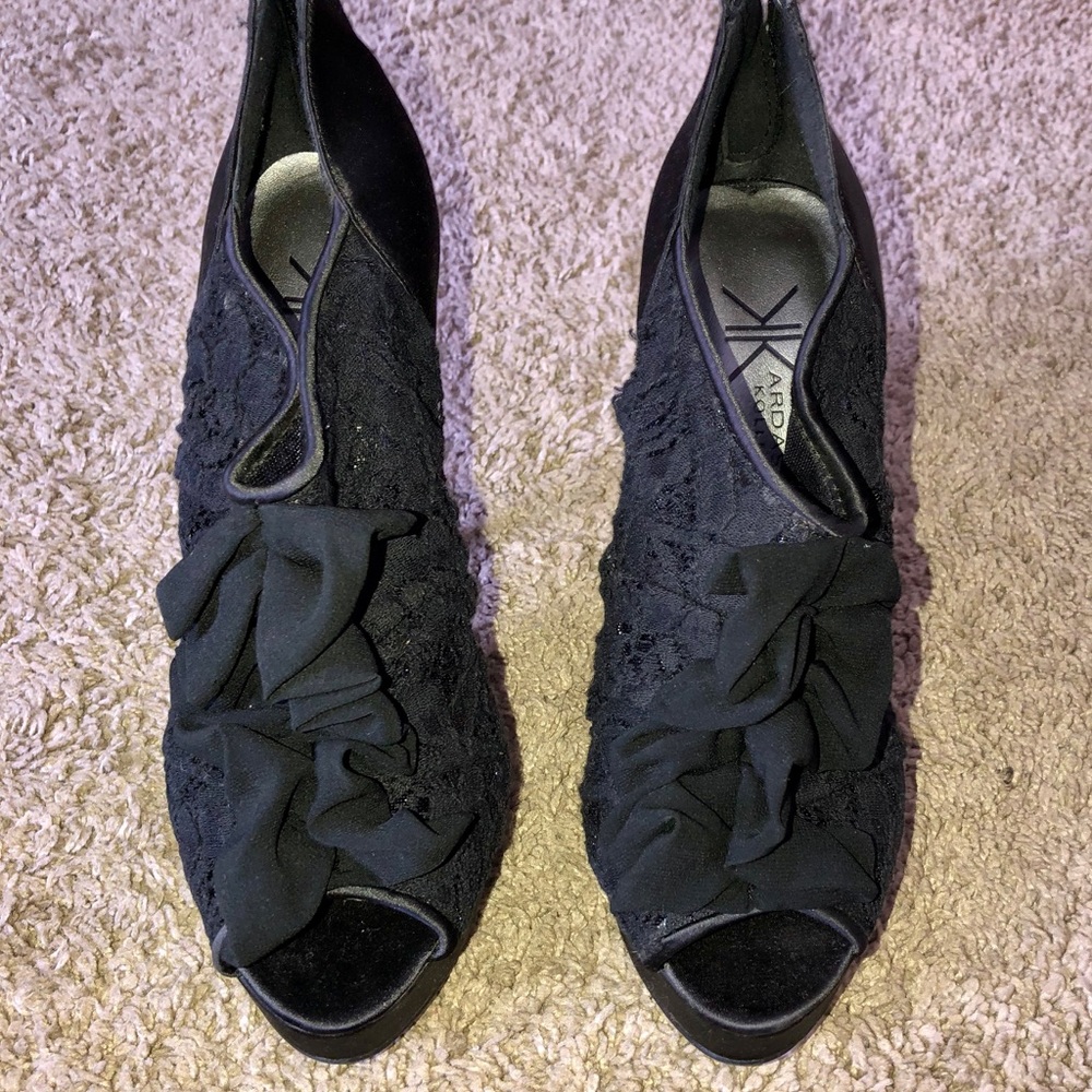 Shoes - Picture 2 of 8
